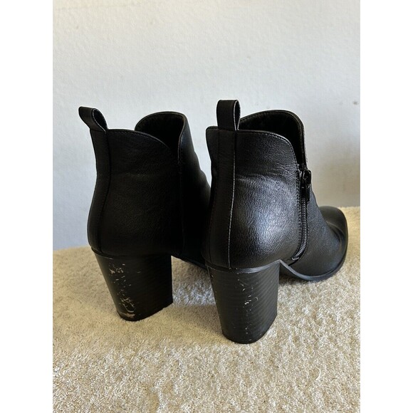 RUE 21 Women's Black Decorative Ankle Boots 3 " Heel Size 6 Vegan - Picture 2 of 7